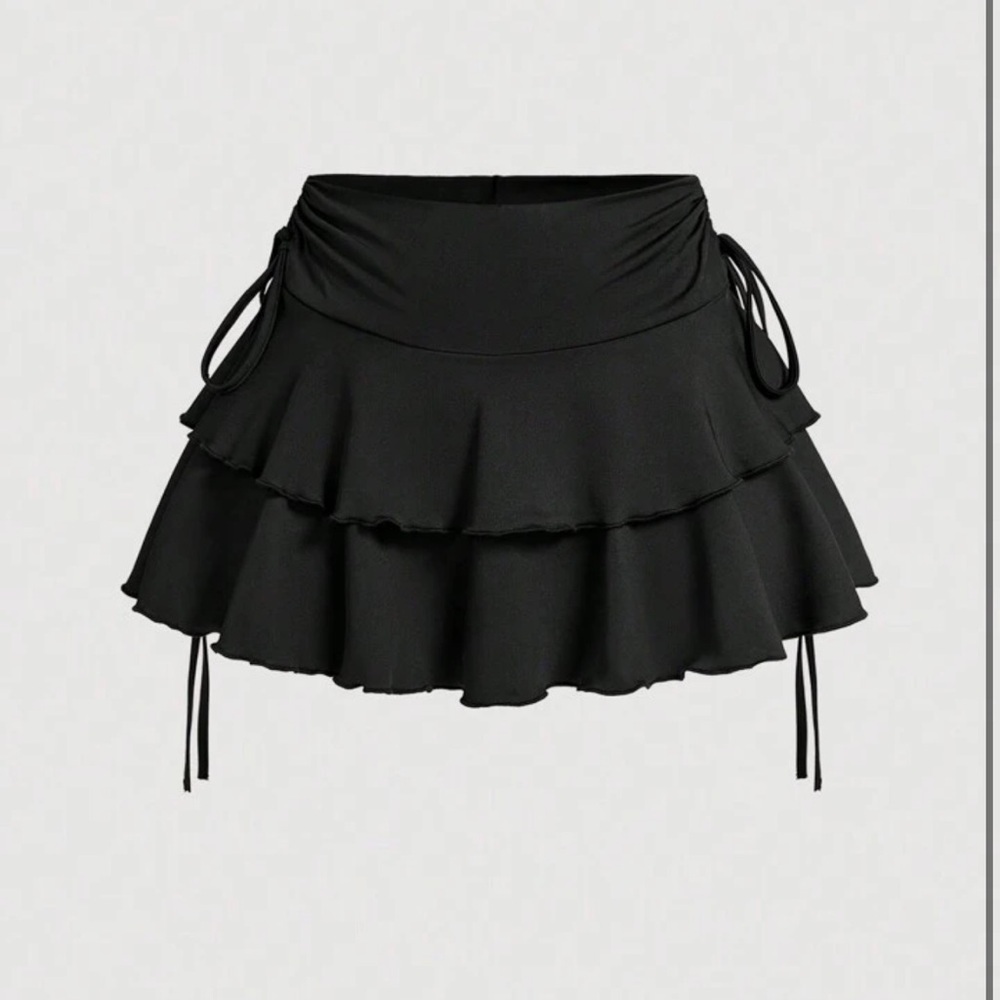 Women’s mini skort with side tie ruching | small | in black | NEW